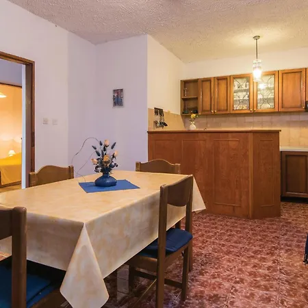 Holiday home Three-bedroom Holiday In