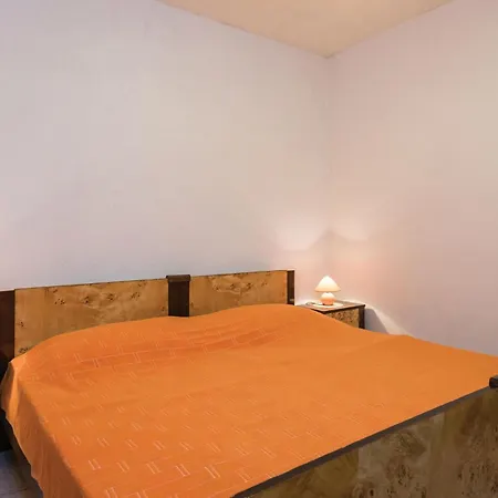 Three-bedroom Holiday In * Potomje